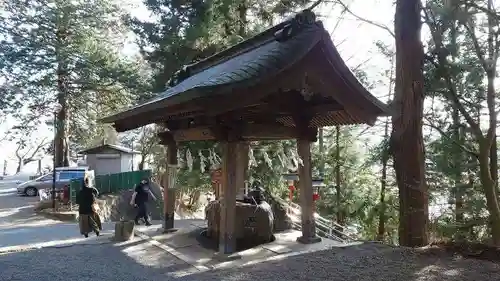 新倉富士浅間神社の手水舎