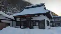 定山寺の本殿・本堂