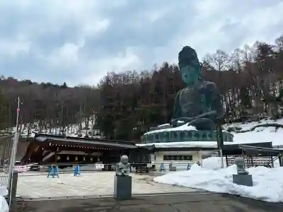 青龍寺(昭和大仏)の{uncategorized: "未分類", other: "その他", undefined: "問題あり", building: "その他建物", grave: "お墓", sacred_gate: "鳥居", guardian: "狛犬", statue: "像", buddha: "仏像", history: "歴史", nature: "自然", garden: "庭園", animal: "動物", pagoda: "塔", temizu: "手水舎", mountain_gate: "山門・神門", sanctuary: "本殿・本堂", subordinate: "末社・摂社", art: "芸術", scenery: "景色", jizo: "地蔵", ema: "絵馬", goshuin: "御朱印", omikuji: "おみくじ", items: "授与品その他", amulet: "お守り", goshuincho: "御朱印帳", eats: "食事", festival: "お祭り", votive_dance: "神楽", shichigosan: "七五三参", wedding: "結婚式", experience: "体験その他", initially: "初詣", around: "周辺", anti_infection: "感染症対策"}