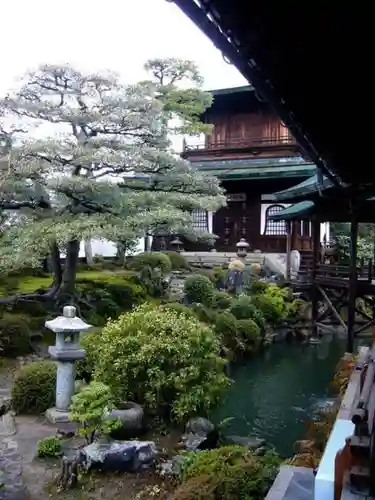 芳春院（大徳寺塔頭）の庭園