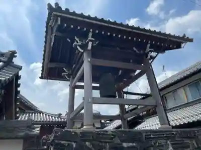 光明寺の{uncategorized: "未分類", other: "その他", undefined: "問題あり", building: "その他建物", grave: "お墓", sacred_gate: "鳥居", guardian: "狛犬", statue: "像", buddha: "仏像", history: "歴史", nature: "自然", garden: "庭園", animal: "動物", pagoda: "塔", temizu: "手水舎", mountain_gate: "山門・神門", sanctuary: "本殿・本堂", subordinate: "末社・摂社", art: "芸術", scenery: "景色", jizo: "地蔵", ema: "絵馬", goshuin: "御朱印", omikuji: "おみくじ", items: "授与品その他", amulet: "お守り", goshuincho: "御朱印帳", eats: "食事", festival: "お祭り", votive_dance: "神楽", shichigosan: "七五三参", wedding: "結婚式", experience: "体験その他", initially: "初詣", around: "周辺", anti_infection: "感染症対策"}