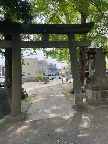 諏訪神社の鳥居