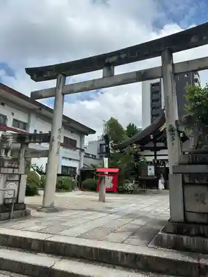 三輪神社の鳥居