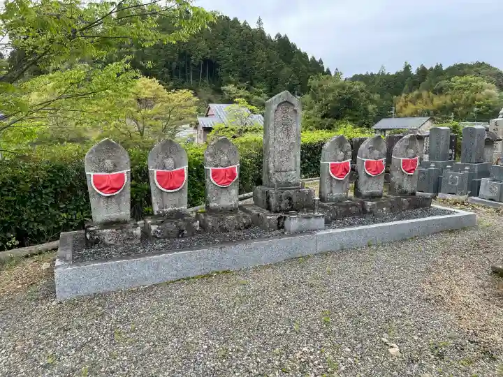 大福寺の{uncategorized: "未分類", other: "その他", undefined: "問題あり", building: "その他建物", grave: "お墓", sacred_gate: "鳥居", guardian: "狛犬", statue: "像", buddha: "仏像", history: "歴史", nature: "自然", garden: "庭園", animal: "動物", pagoda: "塔", temizu: "手水舎", mountain_gate: "山門・神門", sanctuary: "本殿・本堂", subordinate: "末社・摂社", art: "芸術", scenery: "景色", jizo: "地蔵", ema: "絵馬", goshuin: "御朱印", omikuji: "おみくじ", items: "授与品その他", amulet: "お守り", goshuincho: "御朱印帳", eats: "食事", festival: "お祭り", votive_dance: "神楽", shichigosan: "七五三参", wedding: "結婚式", experience: "体験その他", initially: "初詣", around: "周辺", anti_infection: "感染症対策"}