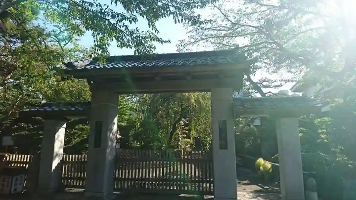 昌伝庵の山門・神門