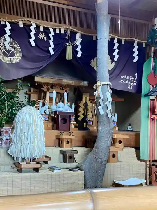 泥松稲荷大神の本殿・本堂