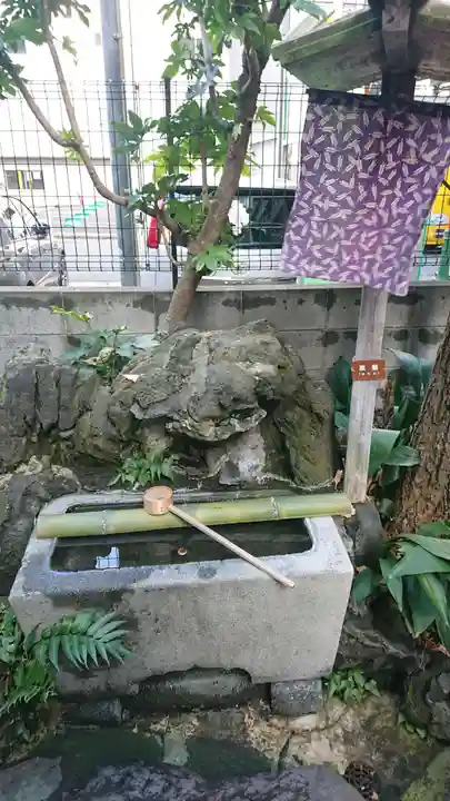 三光稲荷神社の手水舎