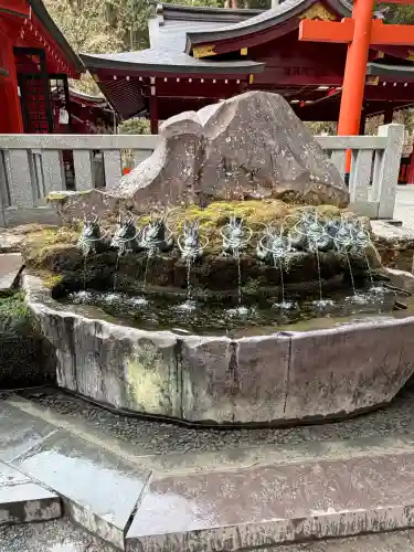 箱根神社の{uncategorized: "未分類", other: "その他", undefined: "問題あり", building: "その他建物", grave: "お墓", sacred_gate: "鳥居", guardian: "狛犬", statue: "像", buddha: "仏像", history: "歴史", nature: "自然", garden: "庭園", animal: "動物", pagoda: "塔", temizu: "手水舎", mountain_gate: "山門・神門", sanctuary: "本殿・本堂", subordinate: "末社・摂社", art: "芸術", scenery: "景色", jizo: "地蔵", ema: "絵馬", goshuin: "御朱印", omikuji: "おみくじ", items: "授与品その他", amulet: "お守り", goshuincho: "御朱印帳", eats: "食事", festival: "お祭り", votive_dance: "神楽", shichigosan: "七五三参", wedding: "結婚式", experience: "体験その他", initially: "初詣", around: "周辺", anti_infection: "感染症対策"}