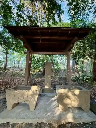 有鹿神社の{uncategorized: "未分類", other: "その他", undefined: "問題あり", building: "その他建物", grave: "お墓", sacred_gate: "鳥居", guardian: "狛犬", statue: "像", buddha: "仏像", history: "歴史", nature: "自然", garden: "庭園", animal: "動物", pagoda: "塔", temizu: "手水舎", mountain_gate: "山門・神門", sanctuary: "本殿・本堂", subordinate: "末社・摂社", art: "芸術", scenery: "景色", jizo: "地蔵", ema: "絵馬", goshuin: "御朱印", omikuji: "おみくじ", items: "授与品その他", amulet: "お守り", goshuincho: "御朱印帳", eats: "食事", festival: "お祭り", votive_dance: "神楽", shichigosan: "七五三参", wedding: "結婚式", experience: "体験その他", initially: "初詣", around: "周辺", anti_infection: "感染症対策"}