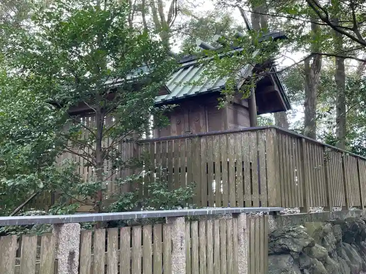 奈々美神社の{uncategorized: "未分類", other: "その他", undefined: "問題あり", building: "その他建物", grave: "お墓", sacred_gate: "鳥居", guardian: "狛犬", statue: "像", buddha: "仏像", history: "歴史", nature: "自然", garden: "庭園", animal: "動物", pagoda: "塔", temizu: "手水舎", mountain_gate: "山門・神門", sanctuary: "本殿・本堂", subordinate: "末社・摂社", art: "芸術", scenery: "景色", jizo: "地蔵", ema: "絵馬", goshuin: "御朱印", omikuji: "おみくじ", items: "授与品その他", amulet: "お守り", goshuincho: "御朱印帳", eats: "食事", festival: "お祭り", votive_dance: "神楽", shichigosan: "七五三参", wedding: "結婚式", experience: "体験その他", initially: "初詣", around: "周辺", anti_infection: "感染症対策"}