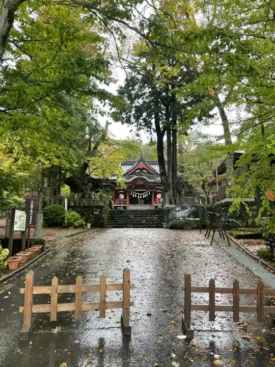 山中諏訪神社(山梨県)