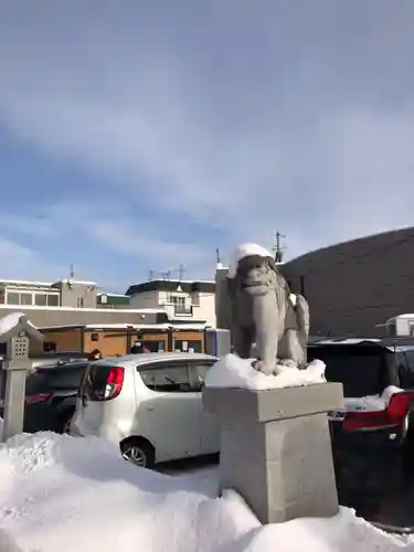 新川皇大神社の狛犬