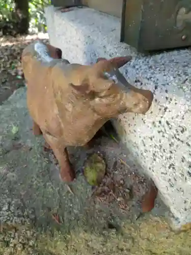 両児神社の狛犬