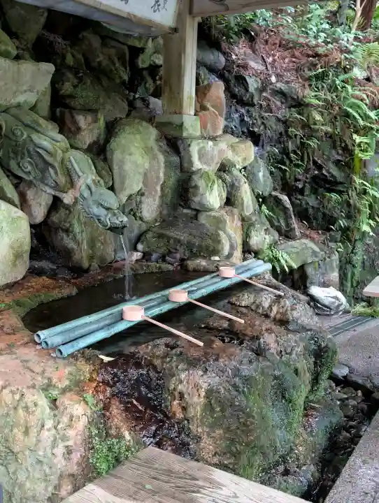 白山比咩神社の{uncategorized: "未分類", other: "その他", undefined: "問題あり", building: "その他建物", grave: "お墓", sacred_gate: "鳥居", guardian: "狛犬", statue: "像", buddha: "仏像", history: "歴史", nature: "自然", garden: "庭園", animal: "動物", pagoda: "塔", temizu: "手水舎", mountain_gate: "山門・神門", sanctuary: "本殿・本堂", subordinate: "末社・摂社", art: "芸術", scenery: "景色", jizo: "地蔵", ema: "絵馬", goshuin: "御朱印", omikuji: "おみくじ", items: "授与品その他", amulet: "お守り", goshuincho: "御朱印帳", eats: "食事", festival: "お祭り", votive_dance: "神楽", shichigosan: "七五三参", wedding: "結婚式", experience: "体験その他", initially: "初詣", around: "周辺", anti_infection: "感染症対策"}