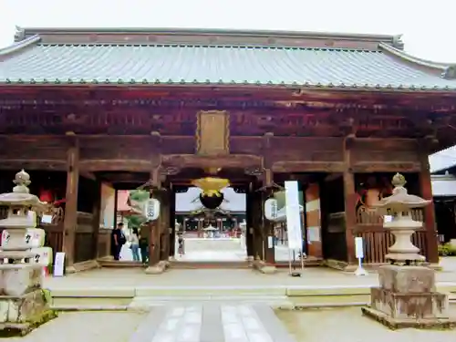 妻沼聖天山歓喜院の山門・神門