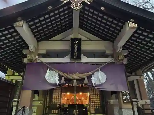 彌彦神社　(伊夜日子神社)の本殿・本堂