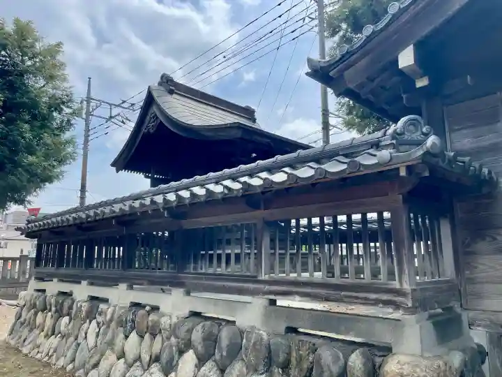 伊奈利神社の{uncategorized: "未分類", other: "その他", undefined: "問題あり", building: "その他建物", grave: "お墓", sacred_gate: "鳥居", guardian: "狛犬", statue: "像", buddha: "仏像", history: "歴史", nature: "自然", garden: "庭園", animal: "動物", pagoda: "塔", temizu: "手水舎", mountain_gate: "山門・神門", sanctuary: "本殿・本堂", subordinate: "末社・摂社", art: "芸術", scenery: "景色", jizo: "地蔵", ema: "絵馬", goshuin: "御朱印", omikuji: "おみくじ", items: "授与品その他", amulet: "お守り", goshuincho: "御朱印帳", eats: "食事", festival: "お祭り", votive_dance: "神楽", shichigosan: "七五三参", wedding: "結婚式", experience: "体験その他", initially: "初詣", around: "周辺", anti_infection: "感染症対策"}