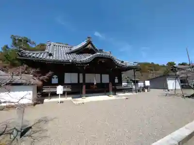 粉河寺の{uncategorized: "未分類", other: "その他", undefined: "問題あり", building: "その他建物", grave: "お墓", sacred_gate: "鳥居", guardian: "狛犬", statue: "像", buddha: "仏像", history: "歴史", nature: "自然", garden: "庭園", animal: "動物", pagoda: "塔", temizu: "手水舎", mountain_gate: "山門・神門", sanctuary: "本殿・本堂", subordinate: "末社・摂社", art: "芸術", scenery: "景色", jizo: "地蔵", ema: "絵馬", goshuin: "御朱印", omikuji: "おみくじ", items: "授与品その他", amulet: "お守り", goshuincho: "御朱印帳", eats: "食事", festival: "お祭り", votive_dance: "神楽", shichigosan: "七五三参", wedding: "結婚式", experience: "体験その他", initially: "初詣", around: "周辺", anti_infection: "感染症対策"}