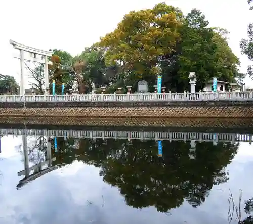 冠纓神社の建物その他