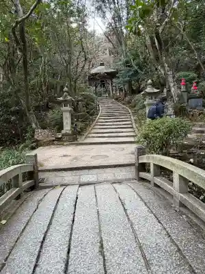 三瀧寺の{uncategorized: "未分類", other: "その他", undefined: "問題あり", building: "その他建物", grave: "お墓", sacred_gate: "鳥居", guardian: "狛犬", statue: "像", buddha: "仏像", history: "歴史", nature: "自然", garden: "庭園", animal: "動物", pagoda: "塔", temizu: "手水舎", mountain_gate: "山門・神門", sanctuary: "本殿・本堂", subordinate: "末社・摂社", art: "芸術", scenery: "景色", jizo: "地蔵", ema: "絵馬", goshuin: "御朱印", omikuji: "おみくじ", items: "授与品その他", amulet: "お守り", goshuincho: "御朱印帳", eats: "食事", festival: "お祭り", votive_dance: "神楽", shichigosan: "七五三参", wedding: "結婚式", experience: "体験その他", initially: "初詣", around: "周辺", anti_infection: "感染症対策"}