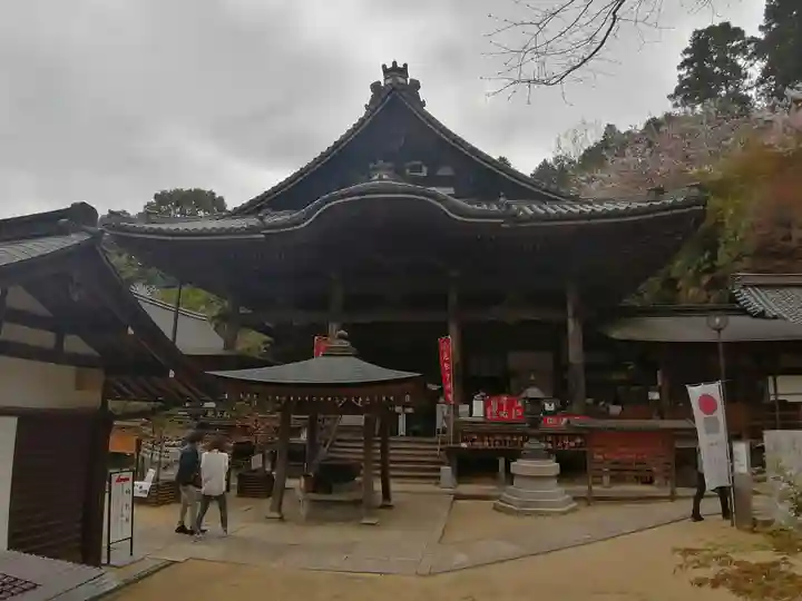 岡寺(龍蓋寺)の本殿・本堂