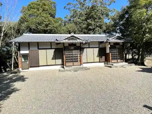 三子神社の建物その他