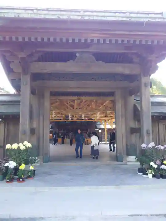 宗像大社の山門・神門