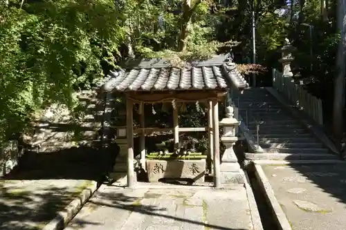 高山八幡宮の手水舎