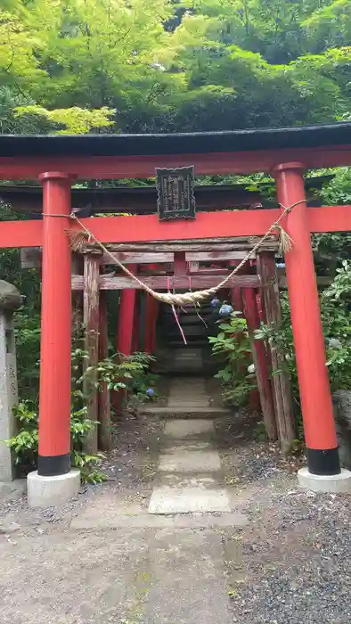 栗川稲荷神社の鳥居