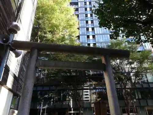 宮益御嶽神社の鳥居