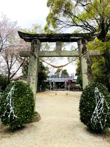 諏訪神社の鳥居