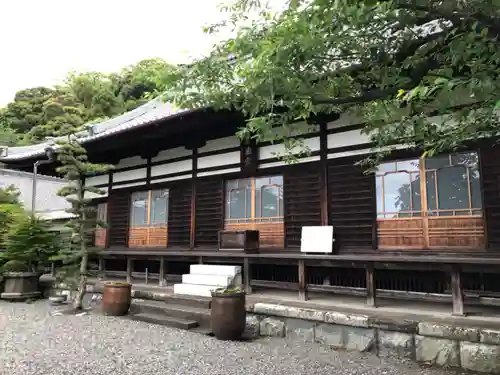 鉄舟寺の本殿・本堂