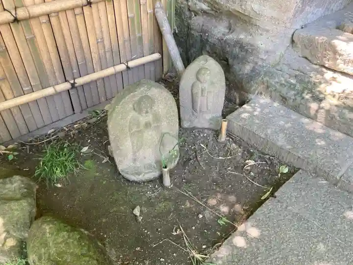 龍隠庵の{uncategorized: "未分類", other: "その他", undefined: "問題あり", building: "その他建物", grave: "お墓", sacred_gate: "鳥居", guardian: "狛犬", statue: "像", buddha: "仏像", history: "歴史", nature: "自然", garden: "庭園", animal: "動物", pagoda: "塔", temizu: "手水舎", mountain_gate: "山門・神門", sanctuary: "本殿・本堂", subordinate: "末社・摂社", art: "芸術", scenery: "景色", jizo: "地蔵", ema: "絵馬", goshuin: "御朱印", omikuji: "おみくじ", items: "授与品その他", amulet: "お守り", goshuincho: "御朱印帳", eats: "食事", festival: "お祭り", votive_dance: "神楽", shichigosan: "七五三参", wedding: "結婚式", experience: "体験その他", initially: "初詣", around: "周辺", anti_infection: "感染症対策"}