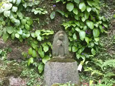 東慶寺の{uncategorized: "未分類", other: "その他", undefined: "問題あり", building: "その他建物", grave: "お墓", sacred_gate: "鳥居", guardian: "狛犬", statue: "像", buddha: "仏像", history: "歴史", nature: "自然", garden: "庭園", animal: "動物", pagoda: "塔", temizu: "手水舎", mountain_gate: "山門・神門", sanctuary: "本殿・本堂", subordinate: "末社・摂社", art: "芸術", scenery: "景色", jizo: "地蔵", ema: "絵馬", goshuin: "御朱印", omikuji: "おみくじ", items: "授与品その他", amulet: "お守り", goshuincho: "御朱印帳", eats: "食事", festival: "お祭り", votive_dance: "神楽", shichigosan: "七五三参", wedding: "結婚式", experience: "体験その他", initially: "初詣", around: "周辺", anti_infection: "感染症対策"}