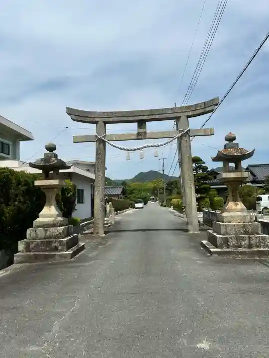 玉祖神社の{uncategorized: "未分類", other: "その他", undefined: "問題あり", building: "その他建物", grave: "お墓", sacred_gate: "鳥居", guardian: "狛犬", statue: "像", buddha: "仏像", history: "歴史", nature: "自然", garden: "庭園", animal: "動物", pagoda: "塔", temizu: "手水舎", mountain_gate: "山門・神門", sanctuary: "本殿・本堂", subordinate: "末社・摂社", art: "芸術", scenery: "景色", jizo: "地蔵", ema: "絵馬", goshuin: "御朱印", omikuji: "おみくじ", items: "授与品その他", amulet: "お守り", goshuincho: "御朱印帳", eats: "食事", festival: "お祭り", votive_dance: "神楽", shichigosan: "七五三参", wedding: "結婚式", experience: "体験その他", initially: "初詣", around: "周辺", anti_infection: "感染症対策"}