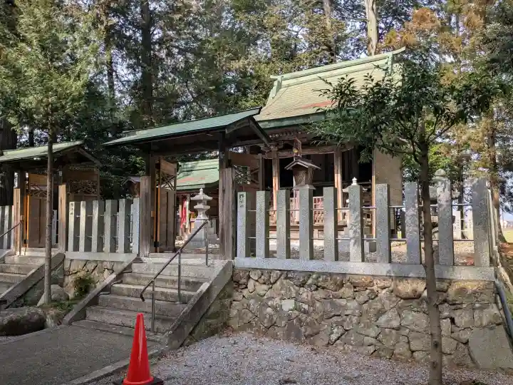 白鳥神社の{uncategorized: "未分類", other: "その他", undefined: "問題あり", building: "その他建物", grave: "お墓", sacred_gate: "鳥居", guardian: "狛犬", statue: "像", buddha: "仏像", history: "歴史", nature: "自然", garden: "庭園", animal: "動物", pagoda: "塔", temizu: "手水舎", mountain_gate: "山門・神門", sanctuary: "本殿・本堂", subordinate: "末社・摂社", art: "芸術", scenery: "景色", jizo: "地蔵", ema: "絵馬", goshuin: "御朱印", omikuji: "おみくじ", items: "授与品その他", amulet: "お守り", goshuincho: "御朱印帳", eats: "食事", festival: "お祭り", votive_dance: "神楽", shichigosan: "七五三参", wedding: "結婚式", experience: "体験その他", initially: "初詣", around: "周辺", anti_infection: "感染症対策"}