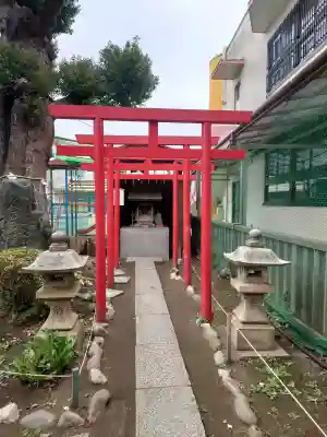五方山熊野神社の{uncategorized: "未分類", other: "その他", undefined: "問題あり", building: "その他建物", grave: "お墓", sacred_gate: "鳥居", guardian: "狛犬", statue: "像", buddha: "仏像", history: "歴史", nature: "自然", garden: "庭園", animal: "動物", pagoda: "塔", temizu: "手水舎", mountain_gate: "山門・神門", sanctuary: "本殿・本堂", subordinate: "末社・摂社", art: "芸術", scenery: "景色", jizo: "地蔵", ema: "絵馬", goshuin: "御朱印", omikuji: "おみくじ", items: "授与品その他", amulet: "お守り", goshuincho: "御朱印帳", eats: "食事", festival: "お祭り", votive_dance: "神楽", shichigosan: "七五三参", wedding: "結婚式", experience: "体験その他", initially: "初詣", around: "周辺", anti_infection: "感染症対策"}