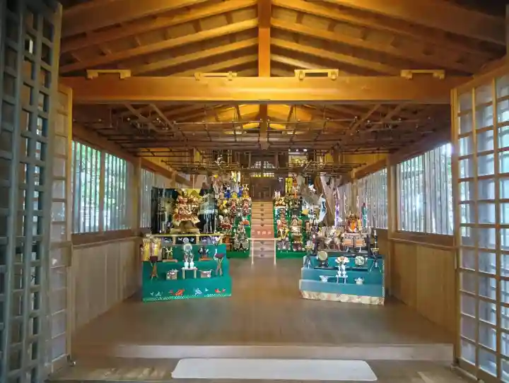 堤治神社の{uncategorized: "未分類", other: "その他", undefined: "問題あり", building: "その他建物", grave: "お墓", sacred_gate: "鳥居", guardian: "狛犬", statue: "像", buddha: "仏像", history: "歴史", nature: "自然", garden: "庭園", animal: "動物", pagoda: "塔", temizu: "手水舎", mountain_gate: "山門・神門", sanctuary: "本殿・本堂", subordinate: "末社・摂社", art: "芸術", scenery: "景色", jizo: "地蔵", ema: "絵馬", goshuin: "御朱印", omikuji: "おみくじ", items: "授与品その他", amulet: "お守り", goshuincho: "御朱印帳", eats: "食事", festival: "お祭り", votive_dance: "神楽", shichigosan: "七五三参", wedding: "結婚式", experience: "体験その他", initially: "初詣", around: "周辺", anti_infection: "感染症対策"}