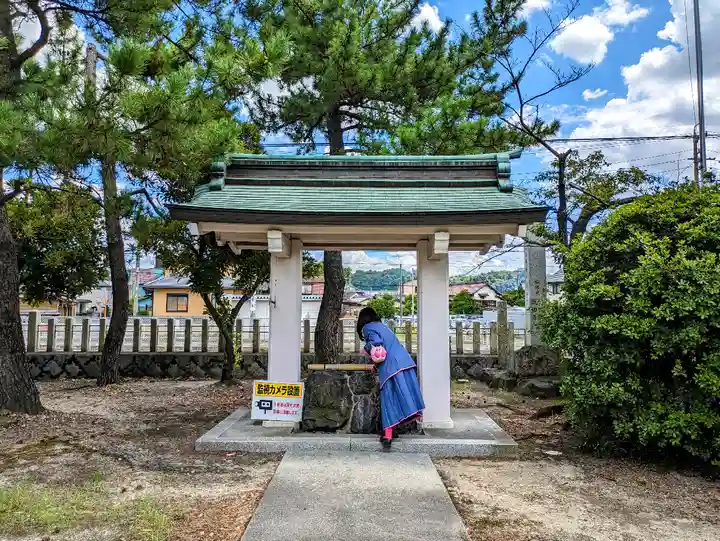 八幡社(中切町)の手水舎