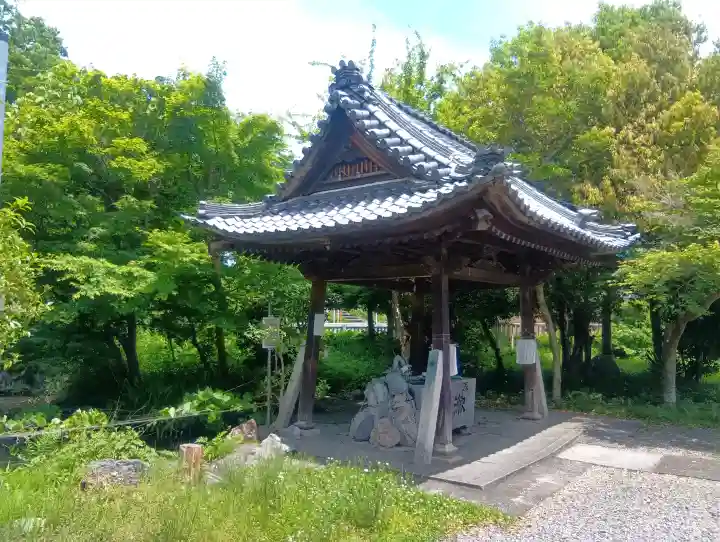 八幡神社の{uncategorized: "未分類", other: "その他", undefined: "問題あり", building: "その他建物", grave: "お墓", sacred_gate: "鳥居", guardian: "狛犬", statue: "像", buddha: "仏像", history: "歴史", nature: "自然", garden: "庭園", animal: "動物", pagoda: "塔", temizu: "手水舎", mountain_gate: "山門・神門", sanctuary: "本殿・本堂", subordinate: "末社・摂社", art: "芸術", scenery: "景色", jizo: "地蔵", ema: "絵馬", goshuin: "御朱印", omikuji: "おみくじ", items: "授与品その他", amulet: "お守り", goshuincho: "御朱印帳", eats: "食事", festival: "お祭り", votive_dance: "神楽", shichigosan: "七五三参", wedding: "結婚式", experience: "体験その他", initially: "初詣", around: "周辺", anti_infection: "感染症対策"}