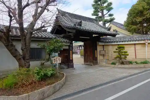 大念佛寺の山門