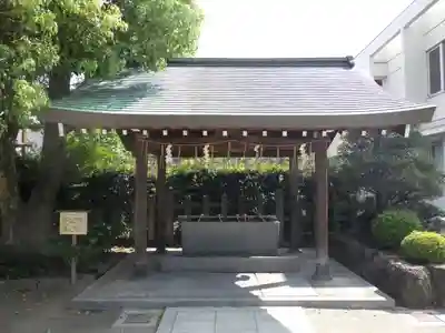 西院春日神社の手水舎