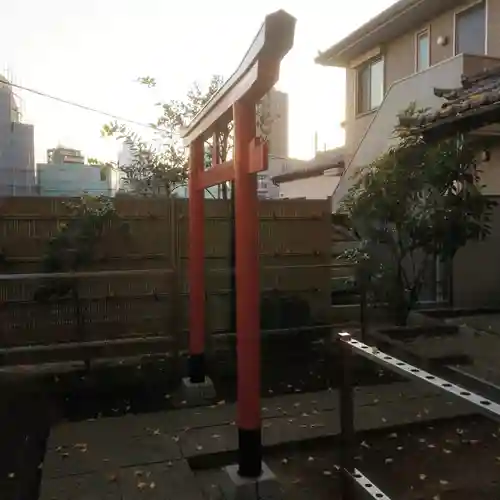 稼穡稲荷社の鳥居