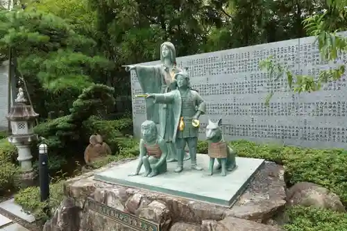 田村神社の像