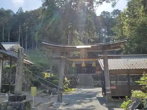 新井神社の鳥居