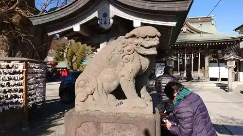 鴨居八幡神社の狛犬