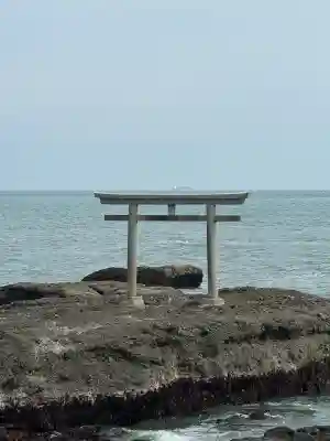 大洗磯前神社の{uncategorized: "未分類", other: "その他", undefined: "問題あり", building: "その他建物", grave: "お墓", sacred_gate: "鳥居", guardian: "狛犬", statue: "像", buddha: "仏像", history: "歴史", nature: "自然", garden: "庭園", animal: "動物", pagoda: "塔", temizu: "手水舎", mountain_gate: "山門・神門", sanctuary: "本殿・本堂", subordinate: "末社・摂社", art: "芸術", scenery: "景色", jizo: "地蔵", ema: "絵馬", goshuin: "御朱印", omikuji: "おみくじ", items: "授与品その他", amulet: "お守り", goshuincho: "御朱印帳", eats: "食事", festival: "お祭り", votive_dance: "神楽", shichigosan: "七五三参", wedding: "結婚式", experience: "体験その他", initially: "初詣", around: "周辺", anti_infection: "感染症対策"}