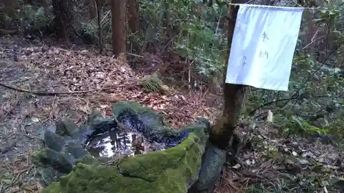 日月神社の手水舎