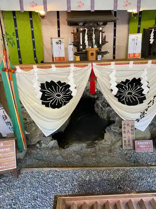 無戸室浅間神社(船津胎内神社)(山梨県)