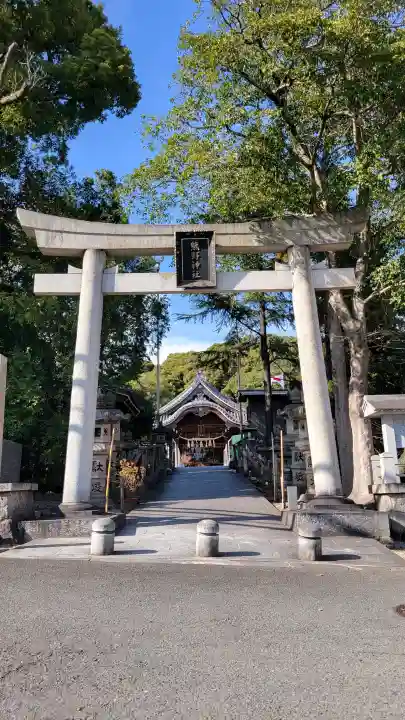 東海市熊野神社の{uncategorized: "未分類", other: "その他", undefined: "問題あり", building: "その他建物", grave: "お墓", sacred_gate: "鳥居", guardian: "狛犬", statue: "像", buddha: "仏像", history: "歴史", nature: "自然", garden: "庭園", animal: "動物", pagoda: "塔", temizu: "手水舎", mountain_gate: "山門・神門", sanctuary: "本殿・本堂", subordinate: "末社・摂社", art: "芸術", scenery: "景色", jizo: "地蔵", ema: "絵馬", goshuin: "御朱印", omikuji: "おみくじ", items: "授与品その他", amulet: "お守り", goshuincho: "御朱印帳", eats: "食事", festival: "お祭り", votive_dance: "神楽", shichigosan: "七五三参", wedding: "結婚式", experience: "体験その他", initially: "初詣", around: "周辺", anti_infection: "感染症対策"}